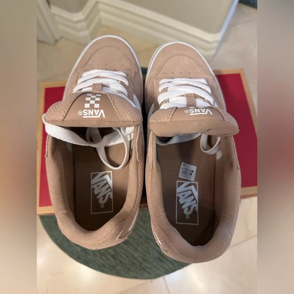 Vans Caldrone Taupe Suede Mesh Deep Sneakers Women’s NWT size 9 w/ Box